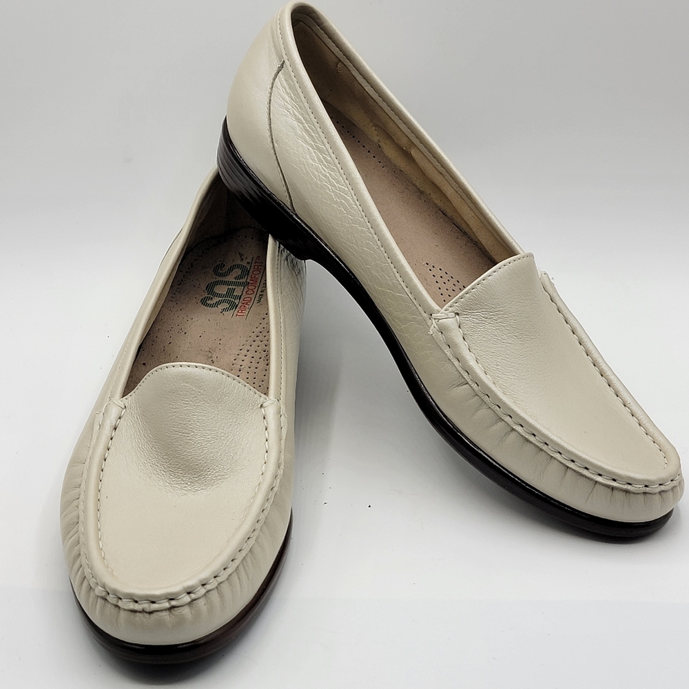 SAS Women's Cream Loafers SIZE‎ 11.5. #1490